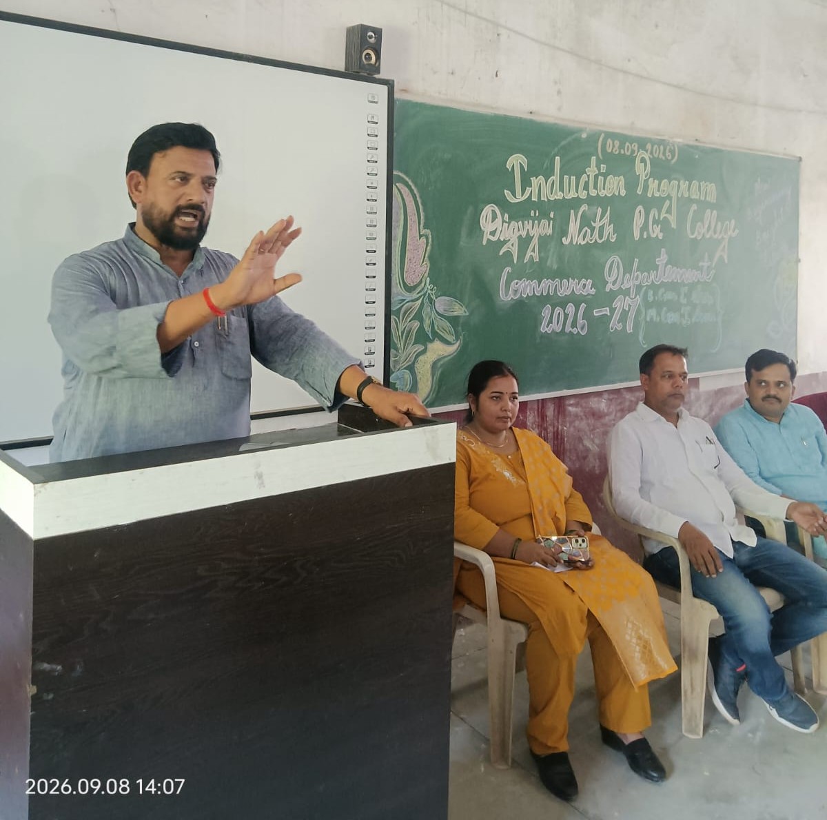 DNPGCollegeGKP's tweet photo. वर्तमान समय में विद्यार्थियों के लिए केवल पुस्तकीय ज्ञान प्राप्त करना पर्याप्त नहीं है। उन्हें बदलते हुए तकनीकी विकास और #AI के साथ स्वयं को निरंतर अपडेट करना होगा- प्रो. ओम प्रकाश सिंह, प्राचार्य
वाणिज्य विभाग द्वारा विद्यार्थियों के लिए अभिविन्यास कार्यक्रम का आयोजन https://t.co/k2ySPYNmQc