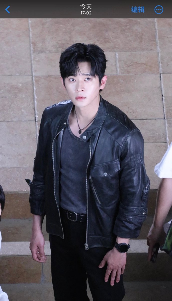 Ohhxclei's tweet photo. ต๊ะเอ๋~
ถ่ายโปรโมทปิดท้าย ปิดจริงๆ วันนี้ละใช่มั้ย ทีมงานปล่อยคลิปโปรโมทได้เลยค่ะ

#เฉิงเหล่ย #ChengLei #TheLeadingStar https://t.co/wsnafA6x6w