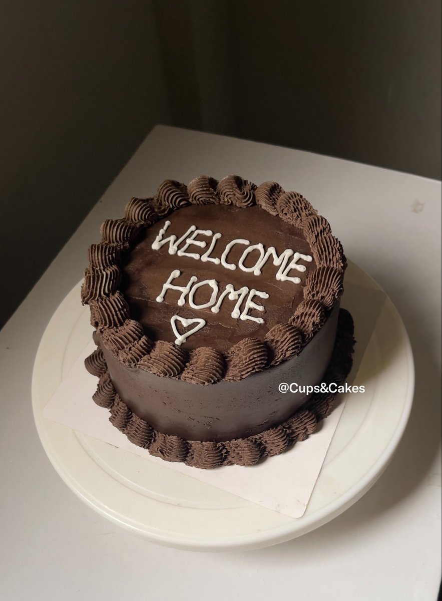 Cups_n_CakesNG's tweet photo. New chapter. Same love. Extra chocolate ๐ค
Welcome home cakes just hit different.
Price - N25,000
DM to order yours.
๐Cakes in yaba lagos
#ChocolateLovers #CustomCakesLagos https://t.co/18Kf7YbydR