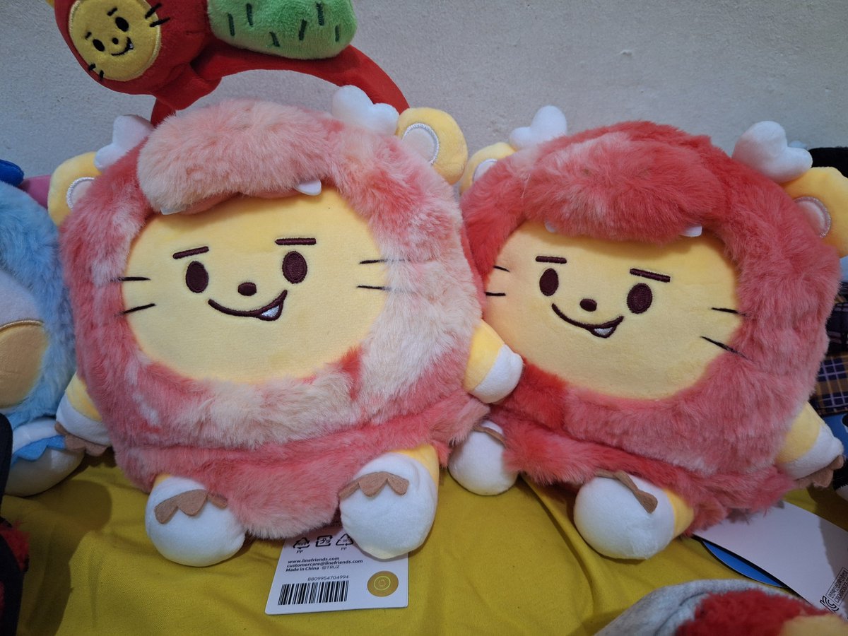 seyaraliana's tweet photo. yg paling gemes iniiiihhh, motifnya bedaa pdhl sama sama dragon doll 😍 https://t.co/bsOrVYEhhS