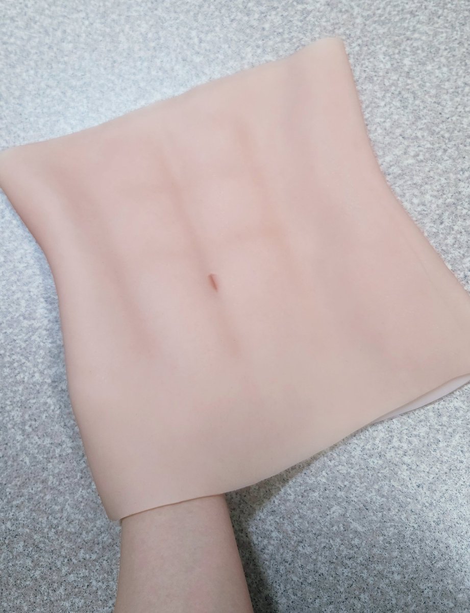 SsdRyoaki's tweet photo. Temuで買った腹筋いい感じ✨
色も自然で良かったし、脱ぎ着しやすかった🙌 
でもシリコンきもーち薄いから肌色とか白の下着以外はうっすら色透けてみてるかなって所🤔 https://t.co/GaEDPhCUgS