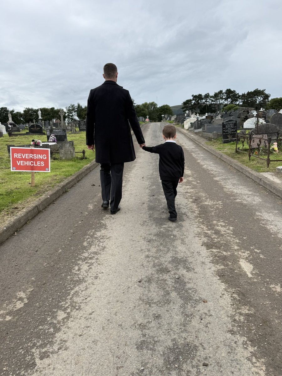 rorydonnelly92's tweet photo. No more pain no more suffering back in the arms of mummy. Yesterday was tough hope we give you a beautiful send off love and will always miss you RIP Daddy one of a kind 🤍💔🙏 https://t.co/i5XwSa1FpK