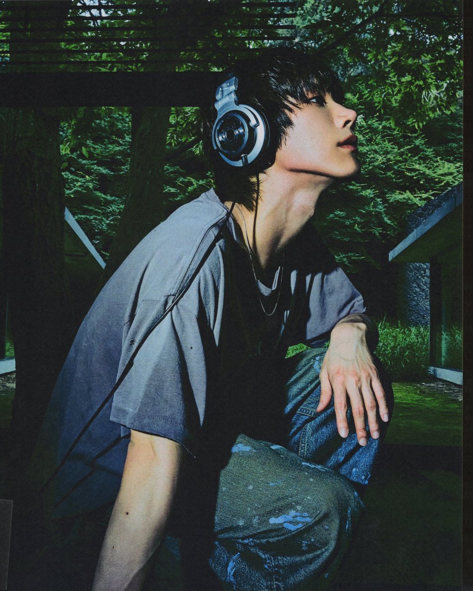 TENsfeed's tweet photo. TEN about his idol friends that he’s become close with over the years that helped through the tough times:

“I talk a lot with TAEMIN hyung from SHINee, and I talk to EXO’s DOH. All my seniors give me a lot of advice on my new start and music advice.” https://t.co/TYZ8bpXLlo