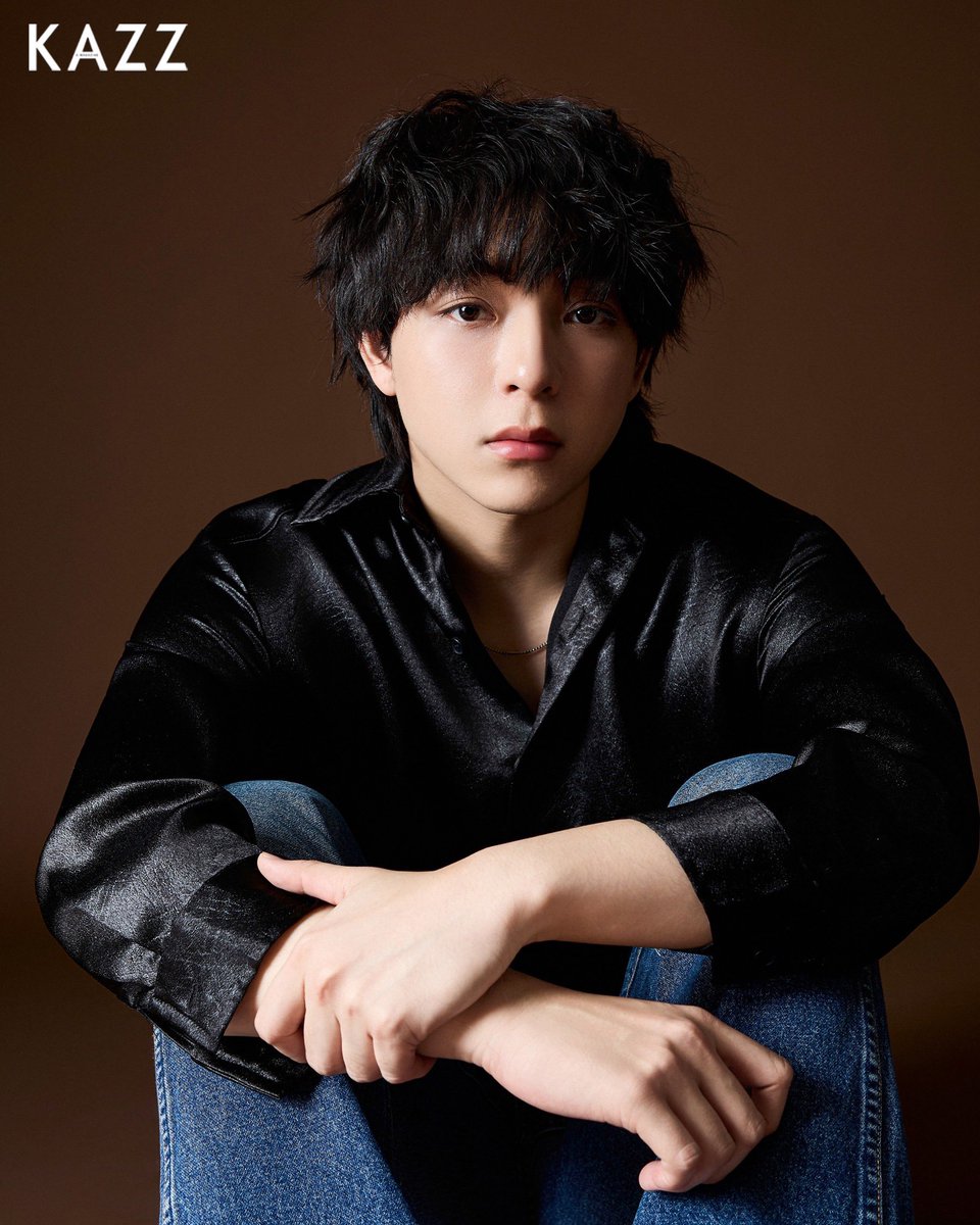 Kazzmagazine's tweet photo. #MaxkyBas #ซอโซ่ล่ามธีร์ 
(Digital Cover)

เก็บภาพความหล่อของนักแสดงนำ  “แม็กกี้ รชต  - บาส หัสณัฐ” จากเรื่อง “ซอโซ่ล่ามธีร์ Be My Player Two” ซีรีส์โรแมนติกคอเมดี้ WeTV Original ที่พาทุกคนไปสัมผัสเรื่องราวความรักสุดฟีลกู้ดในโลกของเกมและอีสปอร์ต

แฟน ๆ สามารถรับชม “ซอโซ่ล่ามธีร์ Be My Player Two” เวอร์ชัน UNCUT ได้ที่ WeTV ทุกวันพฤหัสบดี เวลา 20:00 น. 💥

#KAZZMAGAZINE
