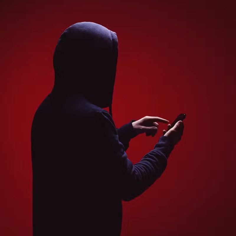 Kulturlesite_'s tweet photo. 🚨💸 LES ARNAQUES AU FAUX CONSEILLER BANCAIRE EXPLOSENT EN FRANCE !!

En 2025 ces fraudes ont augmenté de 34% et 516 MILLIONS D’EUROS ont été VOLÉS aux Français 😳 https://t.co/ioV2FlQuvu