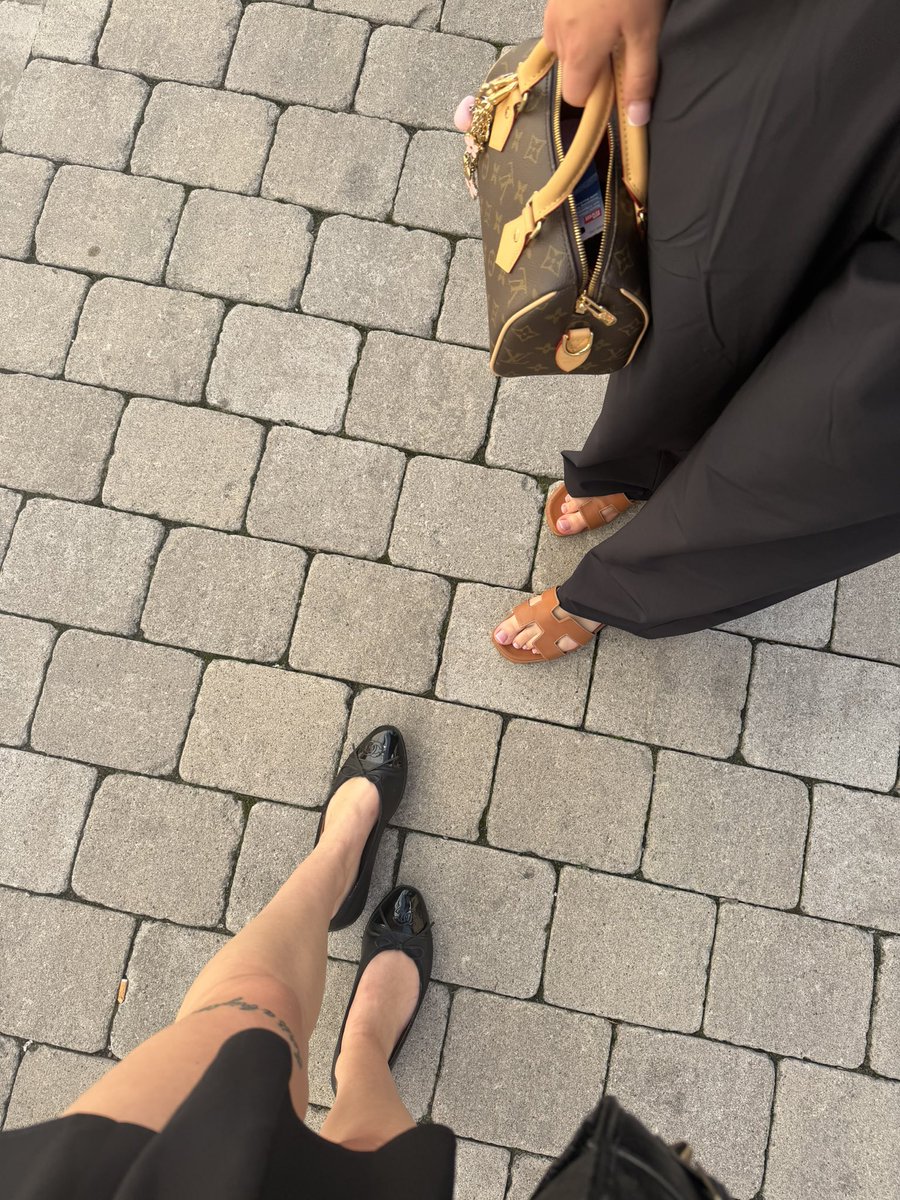xkim333's tweet photo. cover the matcha for me and my sister 🍵 https://t.co/gCz25gNCGr