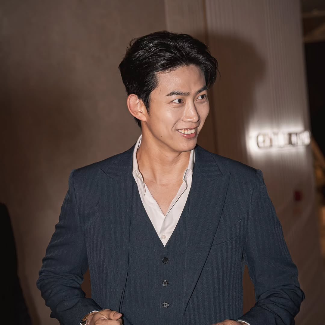 Team_Taec's tweet photo. 【noparticularaesthetic IG】

Apr '26, @taecyeonokay at grand opening of @panerai Singapore store at @ion_orchard https://t.co/kzHHMLUKJr