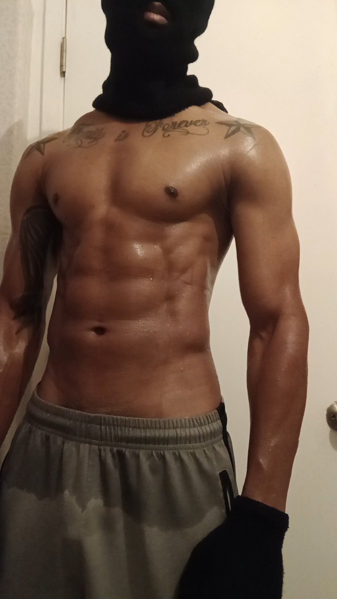 Calichocolate1's tweet photo. Just finished working out and went for a run, this ski mask got me feeling myself🔥😋 what's yall thoughts on it? https://t.co/b2kEFHJxsL https://t.co/fRZ8JtUyam
