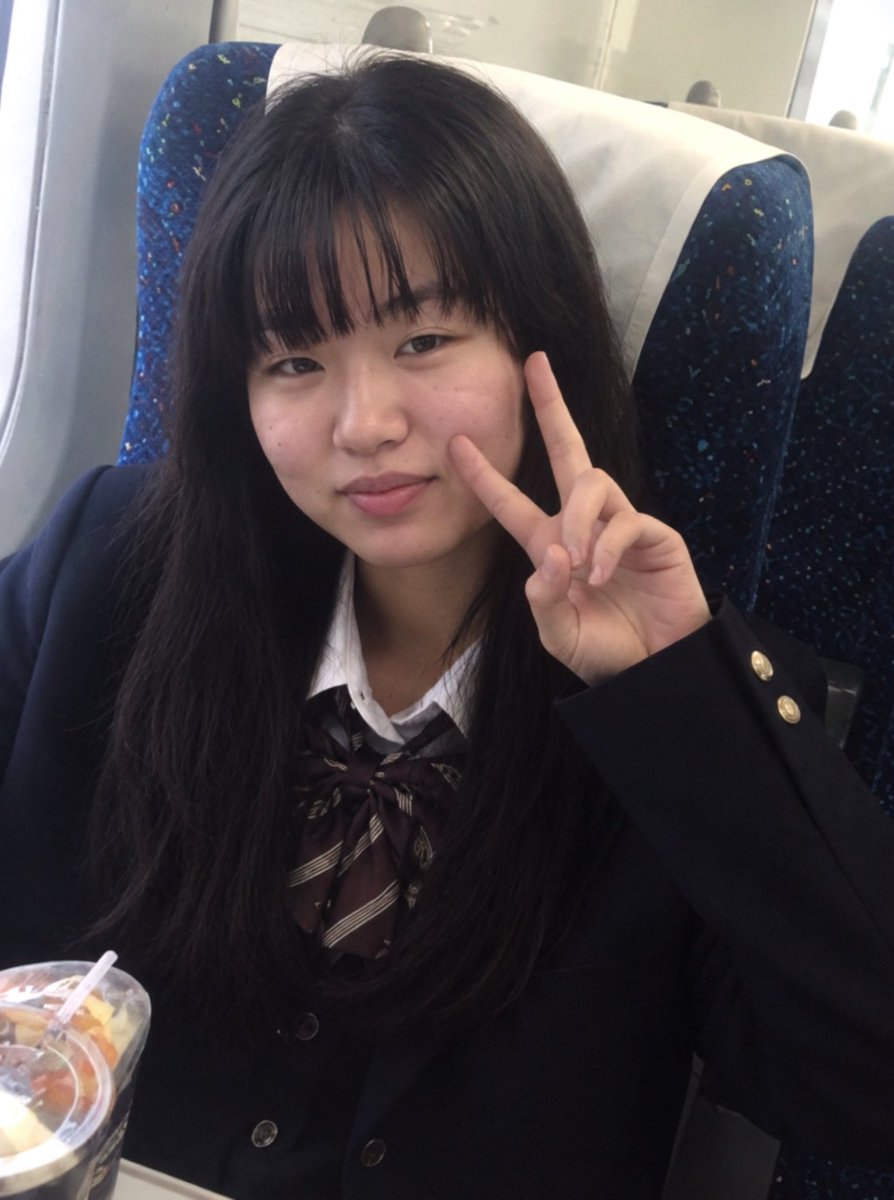 pinkchan__0's tweet photo. 「垢抜けました」って投稿、元が可愛い子ばっかで泣いた。本物の芋女代表、通ります。 https://t.co/vEavYuETLx