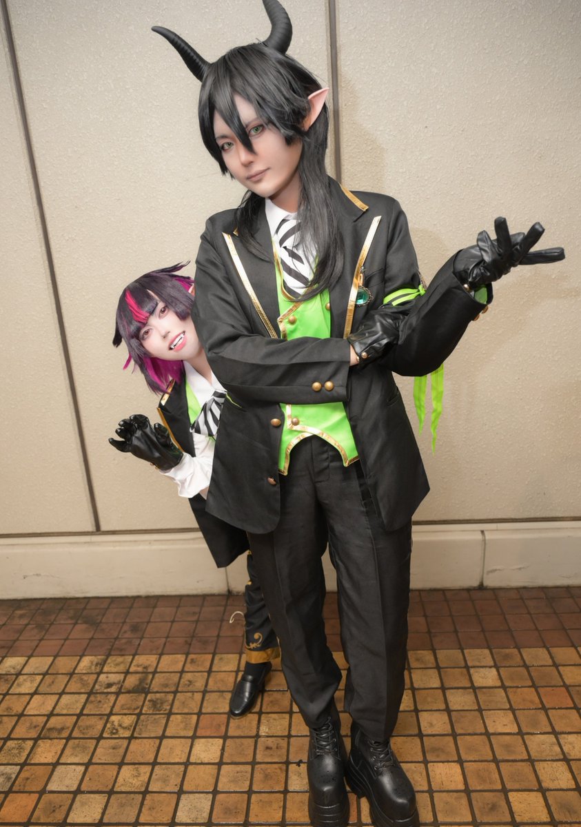 74_fuyukicos's tweet photo. ーーーcosplayーーー

     twst／🦇 ＆ 🐉 制服

📸→ @greentea595959  さん
 #Uアコスタ2026  #twstコスプレ https://t.co/ZOFdEIsWzb