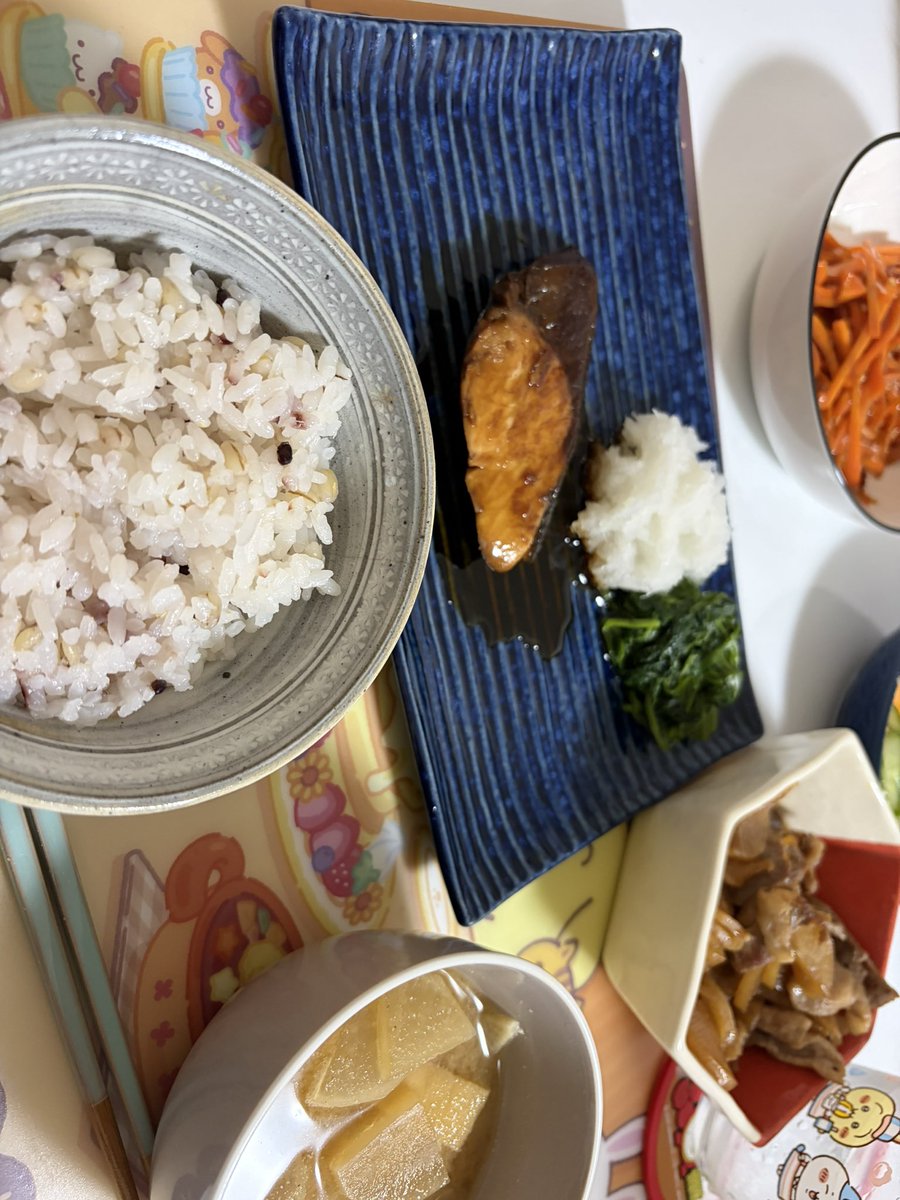 alwayssleepyP's tweet photo. たまには和食を作るのもいいわよね🎶 https://t.co/0kgHgVmicg