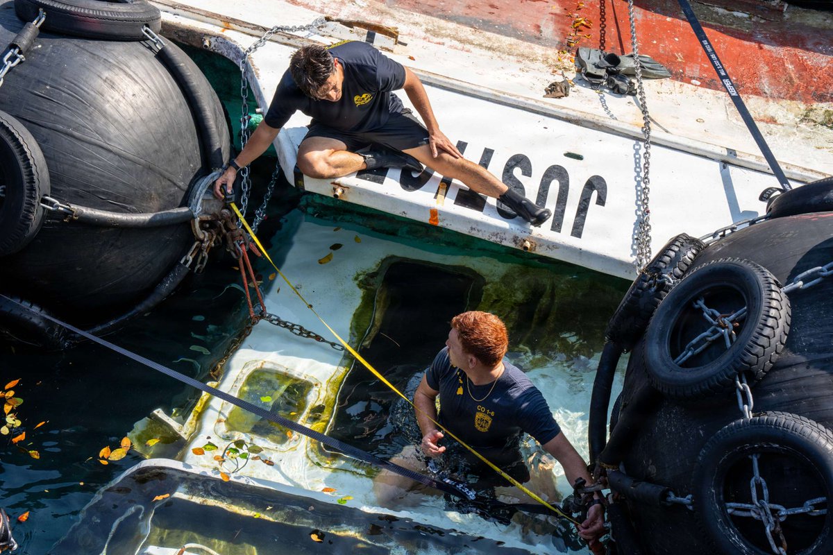 Clear waters. Strong partnerships. 🌊🇺🇸🇵🇼

Navy divers conduct a @PacificPartnership 2026 salvage operation to remove the derelict vessel Justice 1 from Koror, Palau. Supporting partner nations through practical action strengthens friendships and regional stability.

 #US7thFleet https://t.co/JtDgoqqBLO