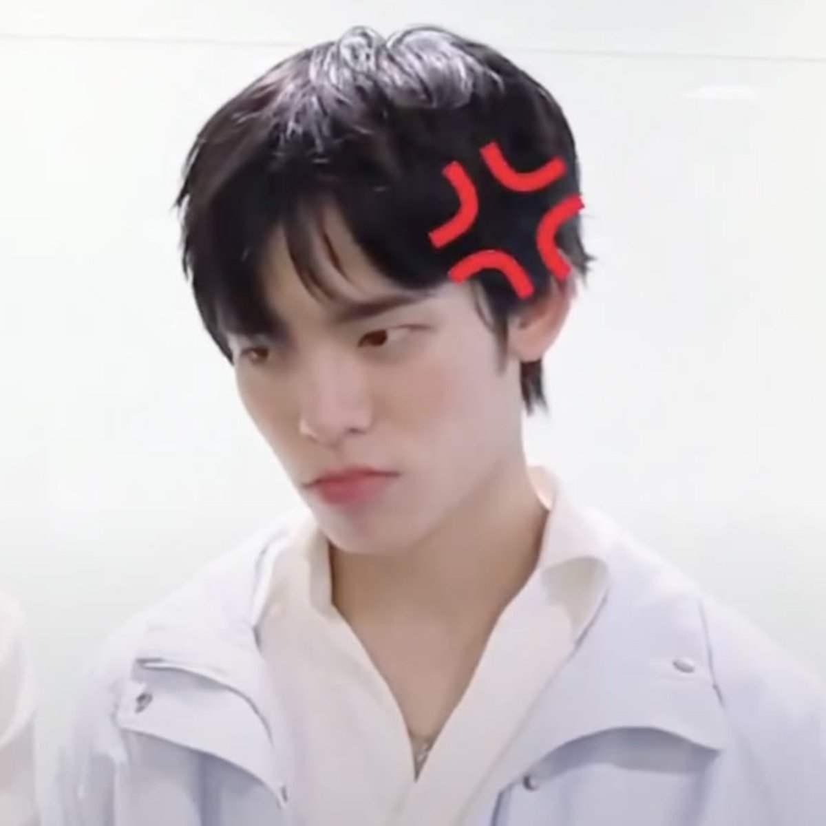 pipbbang's tweet photo. 😾 https://t.co/va0B3Lzp2V