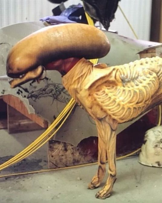 3CC0__'s tweet photo. Alien 3 &amp; the (failed) Xenomorph dog https://t.co/ikps4GRjYE