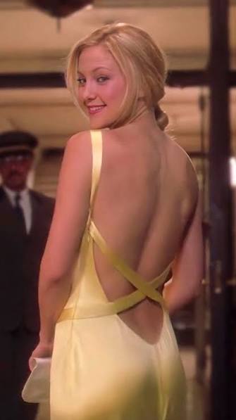 BollyTellyBuzz's tweet photo. #LiliReinhart just gave us a major #HowToLoseAGuyIn10Days throwback
While promoting her upcoming film, the actor channelled #KateHudson’s iconic #AndieAnderson in her own take on the butter-yellow gown https://t.co/tORLYIMAzp
