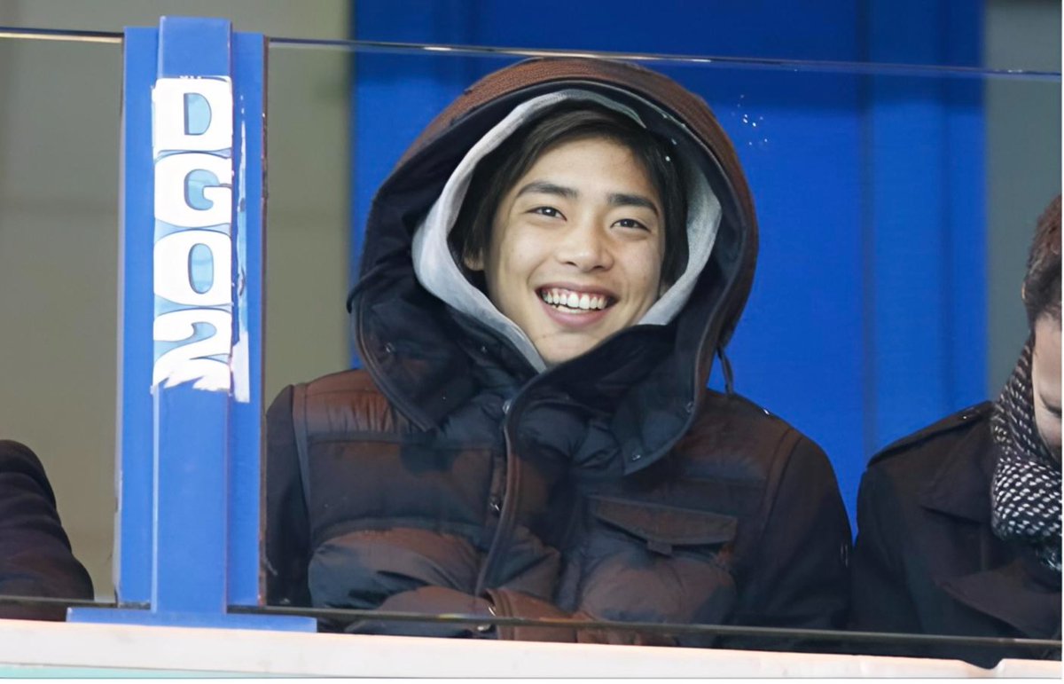 furuzuke_'s tweet photo. カワユイ純也が大好物の皆さん
#伊東純也 #krcgenk 
柏から、ゲンクへ移籍した2019年2月、ホームスタジアムで観戦する初々しい純也やで〜

当時の記事はこちら👇
https://t.co/kkEtQcccYK https://t.co/yZ5ItVFalN