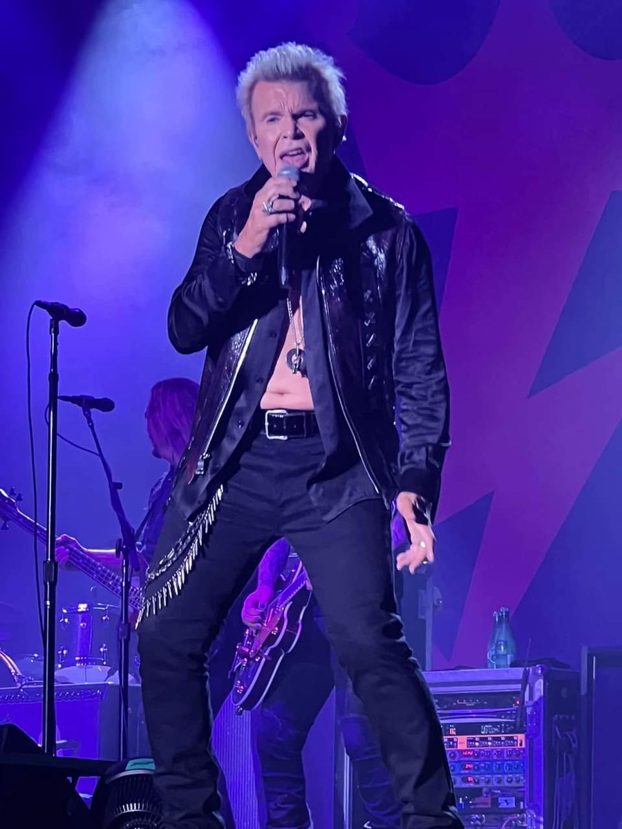 RebaFitness's tweet photo. What a great show.
#classicrock #rocklegends #80srocked #billyidol #outdoorconcert https://t.co/ZQXn8m0t46