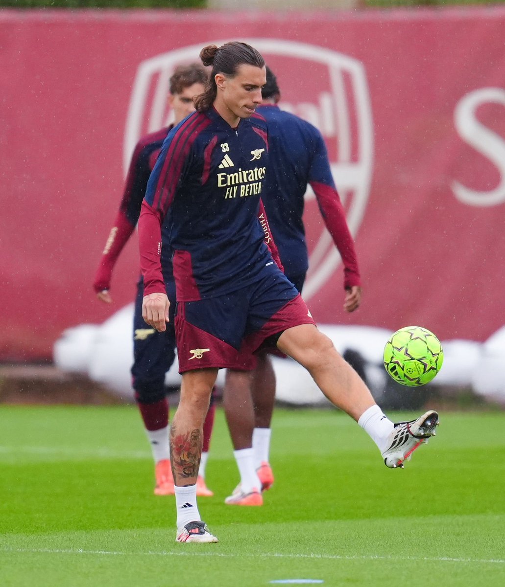 CalafioriFiles's tweet photo. Richy during today's training sesh [📸 : John Walton, John Sibley] #Calafiori #Arsena https://t.co/Q1ncYg83OC
