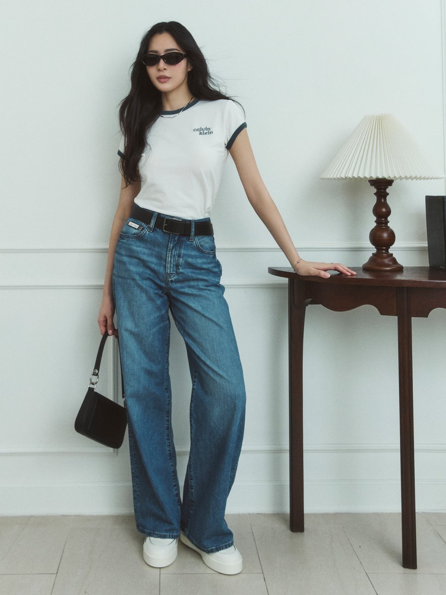 Dream9502_'s tweet photo. 세상에서 청바지 선글라스 제일 잘 어울리는 사람😎
​
#LinglingKwongxCalvinKlein
​#LinglingKwong #CalvinKleinSS27
#CalvinKlein #NYFWSS27
#NYFW 
@linglingkwong @CalvinKlein https://t.co/i1rdfL4Rb6