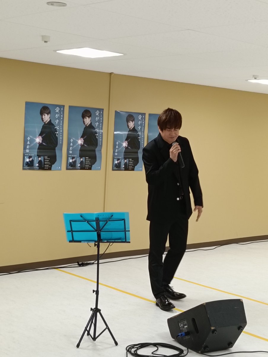 TTK_Promotion's tweet photo. こんばんは寺本圭佑officialです
スタッフより

本日は
イズミヤSC今福店
イズミヤSC千里丘店
店頭キャンペーンをさせていただきました
かなり強い雨の中にもかかわらずたくさんの皆さまにお越しをいただきました
ありがとうございました
 #東京力車 の皆さまも一緒でした
写真を撮っていただきました https://t.co/65h4nRTab3