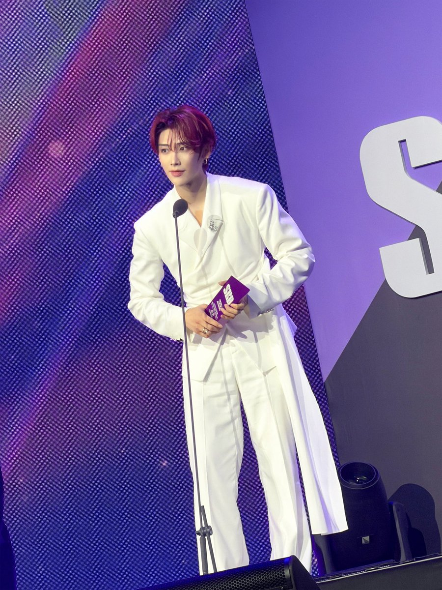 dalxhu's tweet photo. 260908 앤더블 인스타그램 #리키 https://t.co/Mp1IdiiwZy