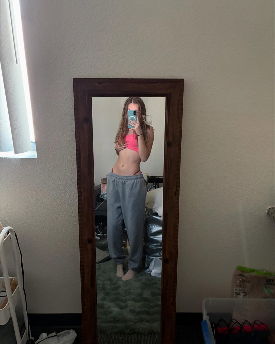 fr3akonmain's tweet photo. Date idea!!! JERK OFF TO MEEEE DONT STOP KEEP GOINGGGGGG 👅👅👅 #HORNY #creaming https://t.co/inpArDNIO9 https://t.co/c37ZpH8OdY