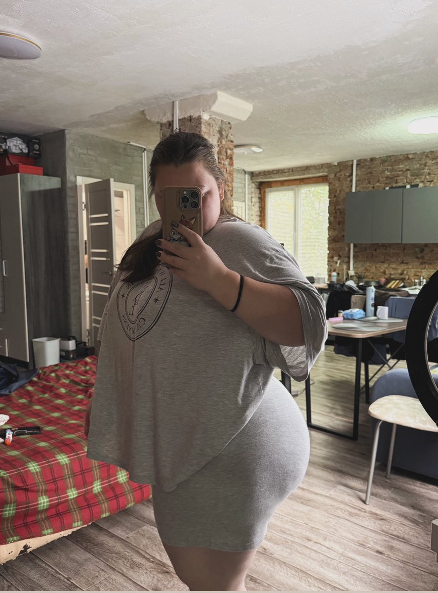 Artemovakate12's tweet photo. #bigass https://t.co/ndLHiH7Msr
