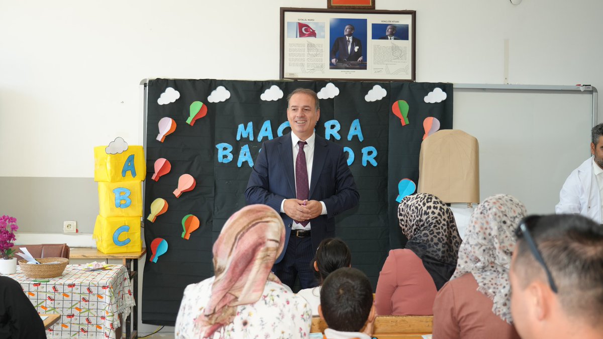 adiyamanmem's tweet photo. 📍Özel İdare İlkokulu

🏫 Minik Yüreklerin Okul Heyecanına Ortak Olduk

2026-2027 eğitim öğretim yılı ‘Uyum Haftası’ kapsamında İl Millî Eğitim Müdürümüz Sayın Ali Tosun, Özel İdare İlkokulunu ziyaret ederek okul sıralarıyla yeni tanışan öğrencilerimizin heyecanına ve mutluluğuna ortak oldu.

Sınıfları ziyaret ederek öğrencilerimizle yakından ilgilenen İl Millî Eğitim Müdürümüz Sayın Ali Tosun; miniklerimizle okulun ilk günleri, arkadaşları ve öğretmenleri üzerine keyifli bir sohbet gerçekleştirdi. 

Öğrencilerimizin gözlerindeki heyecanı paylaşan İl Milli Eğitim Müdürümüz Sayın Ali Tosun, eğitim yolculuklarının bu ilk adımında kendilerine başarılarla, güzel hatıralarla ve yeni arkadaşlıklarla dolu bir okul hayatı temennisinde bulundu.

#Adıyaman #MillîEğitim #UyumHaftası #AilemleOkulYolu #OkulaUyumHaftası #TürkiyeYüzyılıMaarifModeli

@tcmeb 
@Yusuf__Tekin 
@ali_tosun77
