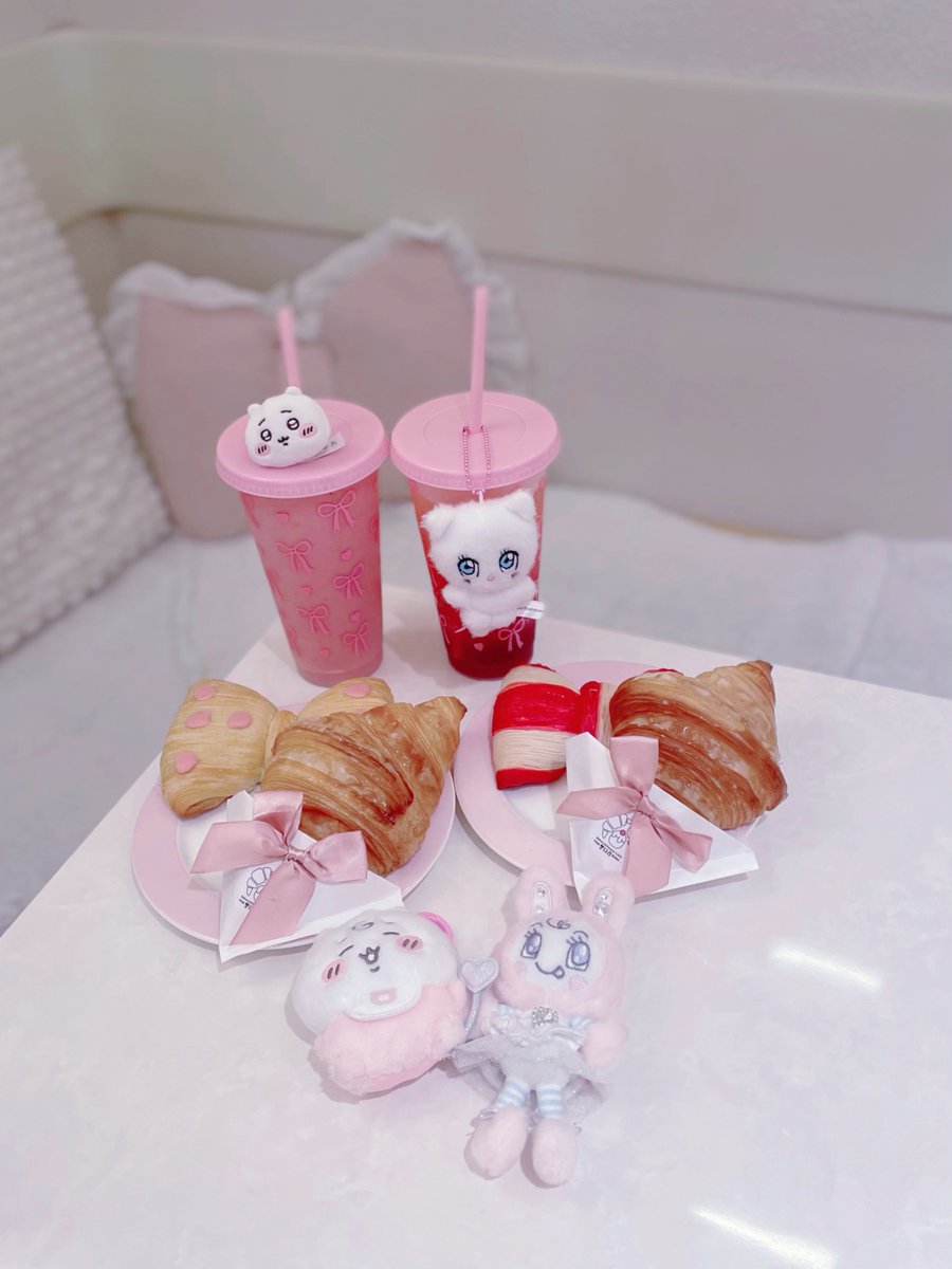 m_obaby_'s tweet photo. リボンパンめちゃかわいいだった🎀♡🥐
お友達がちいかわに合わせてぬい持ってきてくれた(՞ o̴̶̷̤  ̫ o̴̶̷̤ ՞)💕💕 https://t.co/4rYgRRdls8