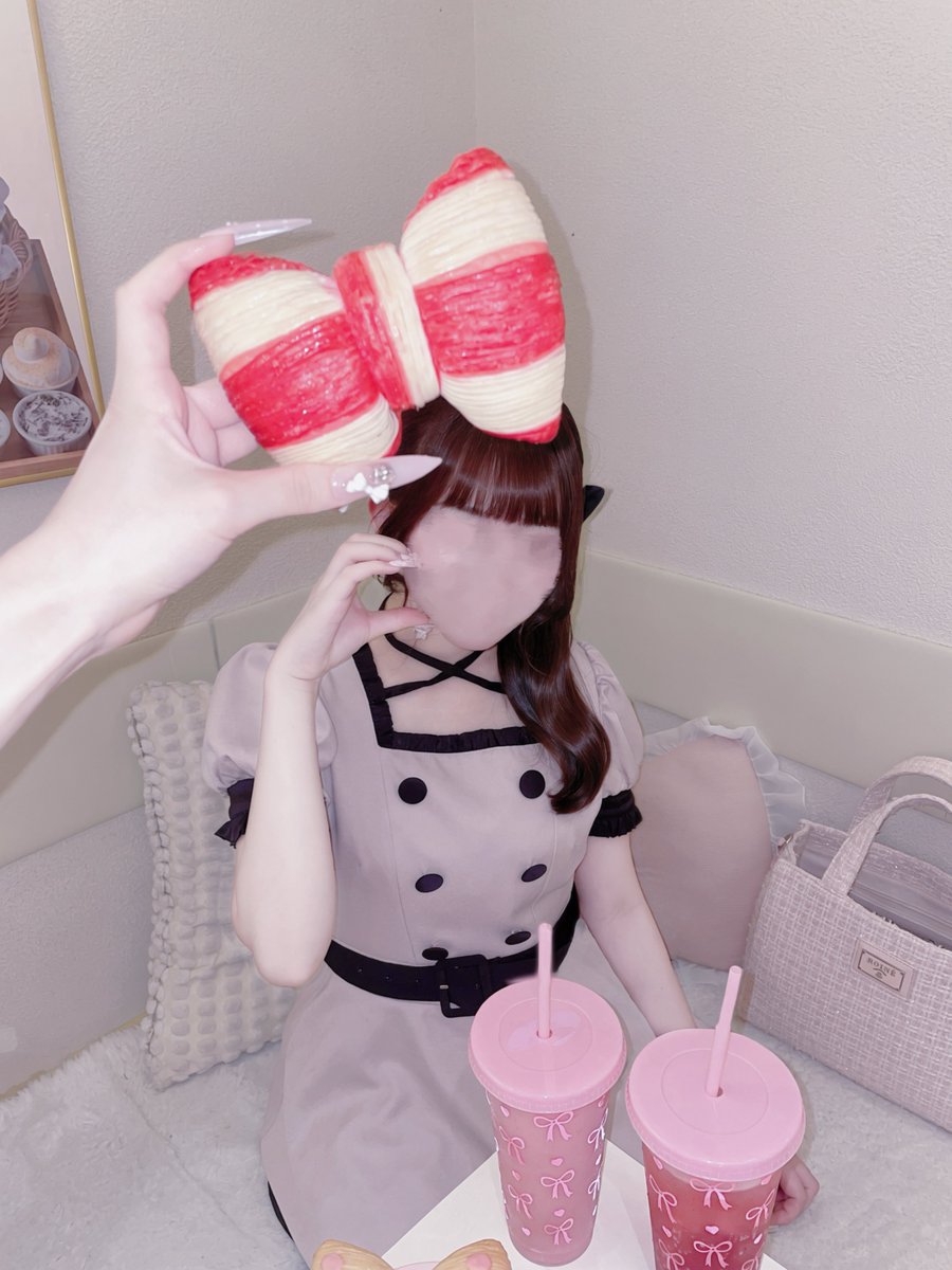 m_obaby_'s tweet photo. リボンパンめちゃかわいいだった🎀♡🥐
お友達がちいかわに合わせてぬい持ってきてくれた(՞ o̴̶̷̤  ̫ o̴̶̷̤ ՞)💕💕 https://t.co/4rYgRRdls8