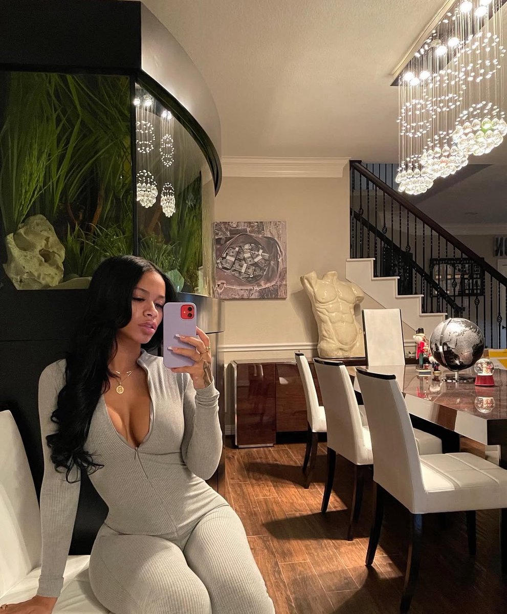 KAYLAAjk7's tweet photo. I  love being alone all you mfs are weird asf https://t.co/sDuPkdaX56