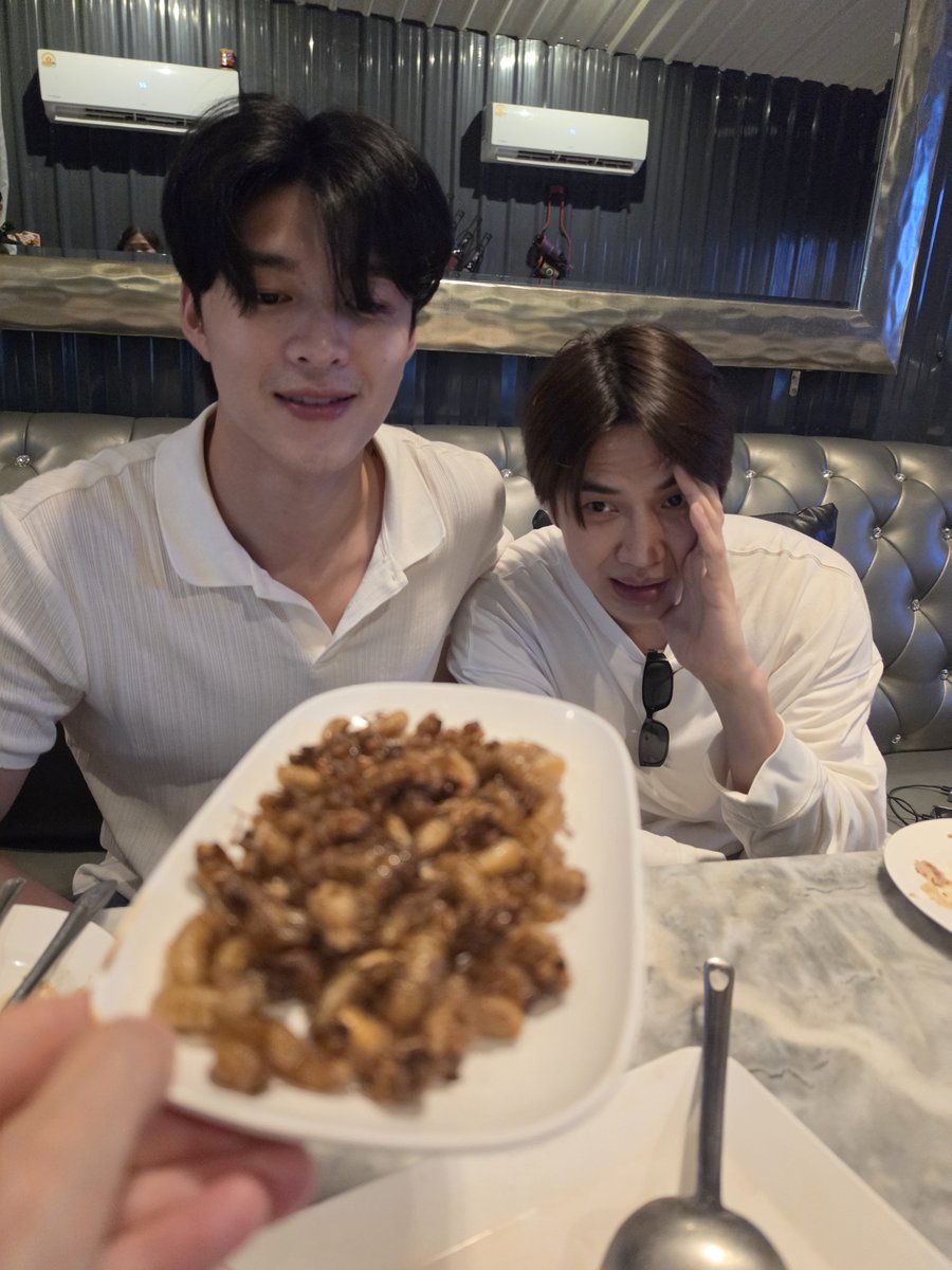 Gonghive24's tweet photo. คนน่านตื่นเต้นหากินยาก คนขวากลัว ส่วนฉันขอผ่าน https://t.co/SxH1ue1CvO