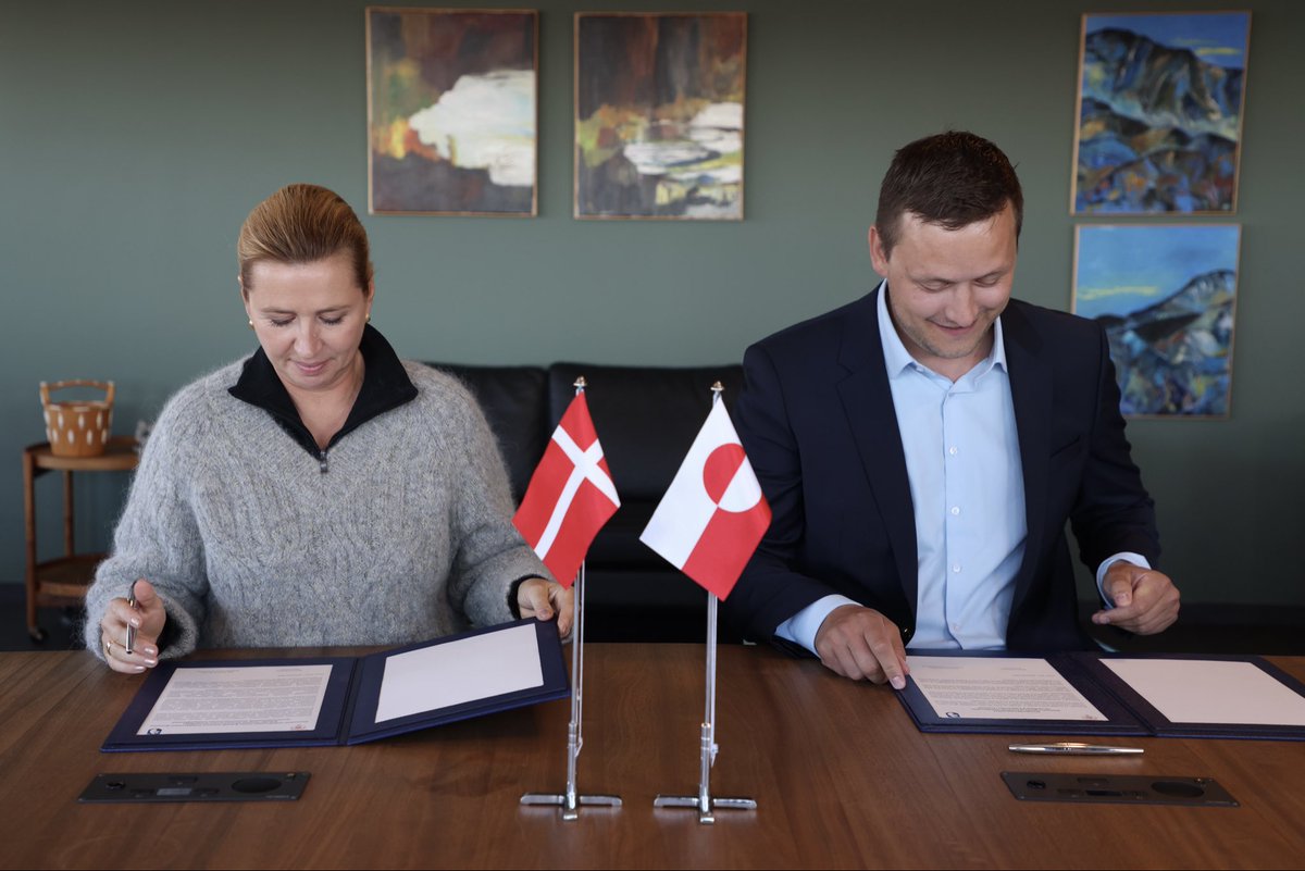 Statsmin's tweet photo. 2/2 STM Frederiksen: ”Alle har brug for et godt sted at bo. Jeg er glad for, at vi kan bidrage til udviklingen af det grønlandske samfund og noget så vigtigt som folks boliger.” https://t.co/27j1sfIuFO