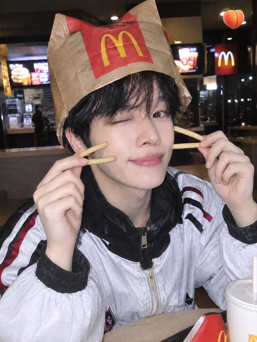 _peachypuppie's tweet photo. 둠칫냐옹 ♡

#성찬 #은석 https://t.co/s2QUzQG7f5