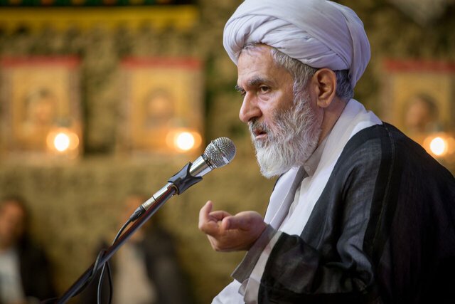 isna_farsi's tweet photo. طائب: آمریکایی‌ها ادعا می‌کنند نیروی دریایی و هوایی ایران را از بین برده‌اند؛ اما اگر این ادعا درست است، چرا همچنان برای در اختیار گرفتن تنگه هرمز می‌جنگند؟
-ابهت ارتش آمریکا در این جنگ شکسته شد
-۶۰ درصد آمریکایی‌ها اذعان می‌کنند جنگ با ایران ارزشی نداشت
https://t.co/yISPc6aSey https://t.co/Y2tro9TFdd