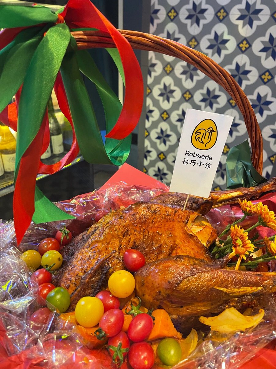 YusufTuranu6ot's tweet photo. Treat yourself this Thanksgiving with our exclusive roasted turkey feast! Juicy meat, creamy mashed potatoes, and warm pumpkin pie—perfect for your holiday table. Limited slots available, book now!， https://t.co/VSTL4LlCuB