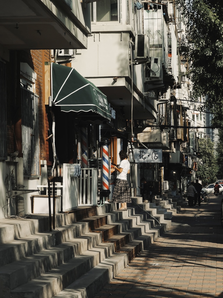 danielsolonueva's tweet photo. Just strolled around the city and caught this random moment—no filters needed, the best street vibes hit different. https://t.co/u3fhQSiMrA