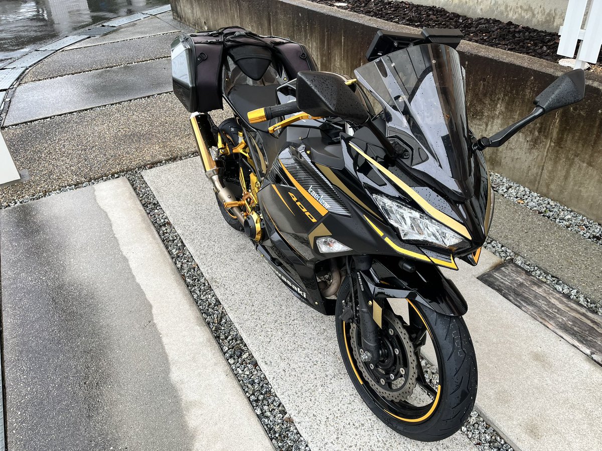 tsumu2629's tweet photo. ディーラー車検に出して3ヶ月以上…
あいにくの雨ですがようやく愛車が帰ってきました
ｳｵｵｵｵｱｱｱｱ\( 'ω')/ｱｱｱｱｱｯｯｯｯ!!!!! https://t.co/SQCoYvEmm4