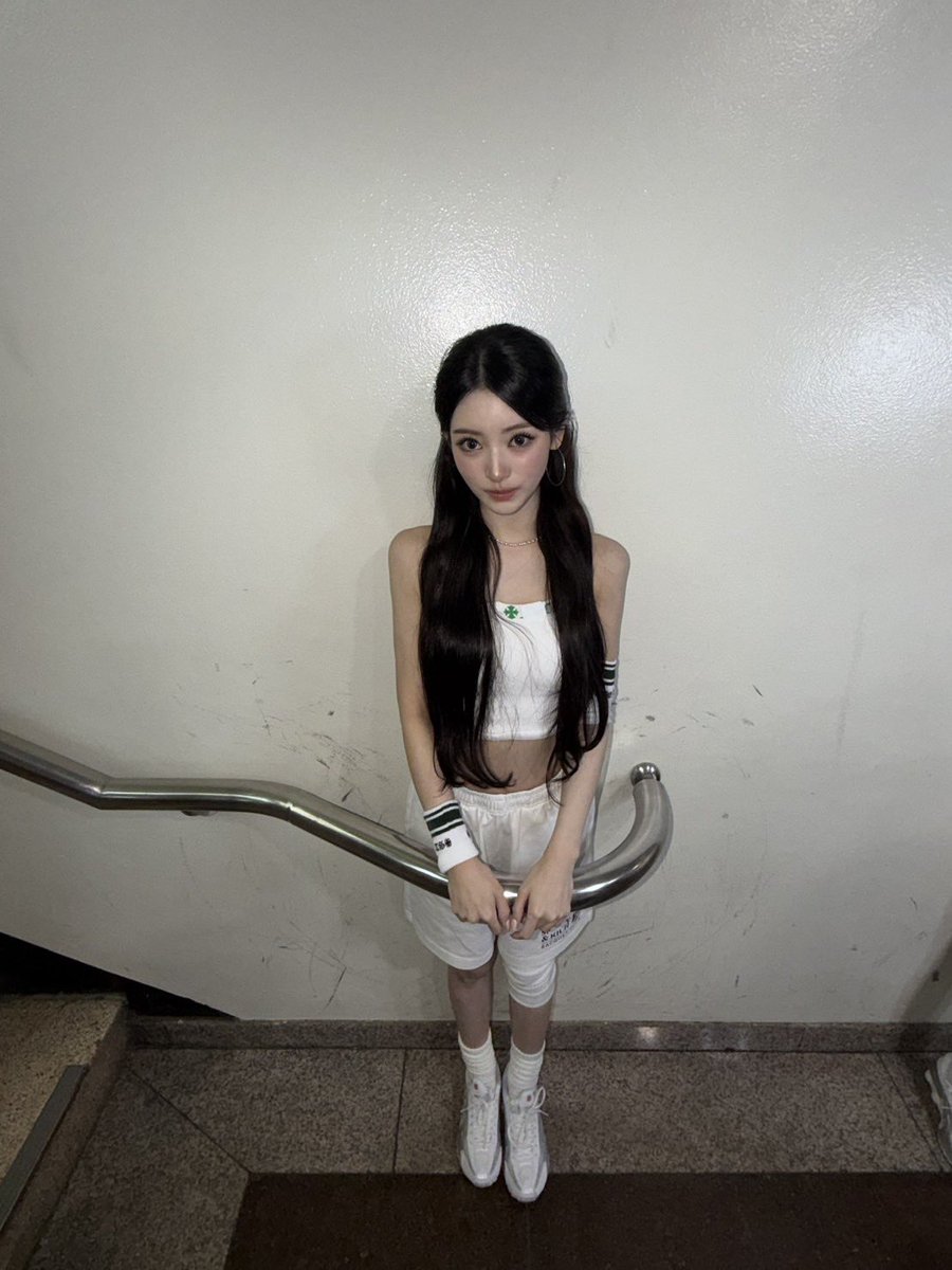 anyeovv's tweet photo. 여자 꾸준히 토깽라이팅 하는 거 너무 귀엽고 토깽이 하자🫳🏻🐰 https://t.co/6oiujNEgFz