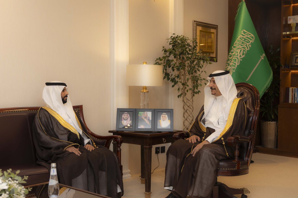 ab111dullh's tweet photo. الأمير عبدالرحمن بن عبدالله بن فيصل محافظ #حفرالباطن يستقبل المدير التنفيذي لفرع الهيئة السعودية للمياه بالمنطقة الشرقية المهندس محمد بن صالح القضاع، مشيداً بمستوى الخدمات وجهود الهيئة في تطوير قطاع المياه بالمحافظة.

#عبدالله_الروضان https://t.co/qEsQAjQVmF