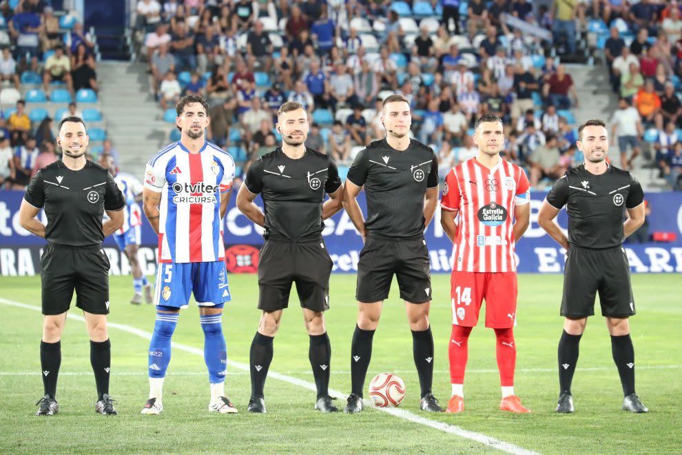 CVAF_Arbitroak's tweet photo. ๐ฒ ARGAZKIAK ๐ฒ
๐ RFEF LEHEN MAILA - #PrimeraRFEF
โ๏ธ @SDP_1922 - @CDeportivoLugo
๐จโโ๏ธ Gaizka Altuna
๐ฉ Yuval Conde
๐ธ Clubes
#EFAB #CVAF #Euskadi https://t.co/2BR55gihpX
