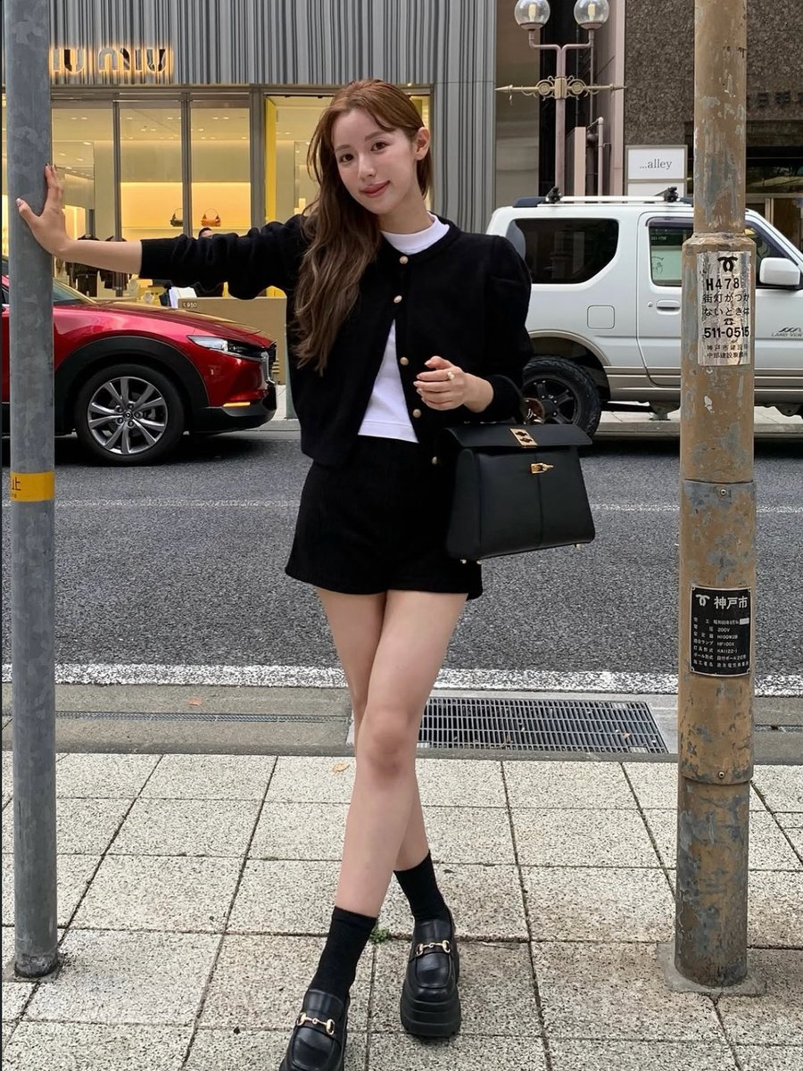 miwoooxy's tweet photo. 去年人気やったカーディガンコーデ🖤 https://t.co/IyLdVzFLxL