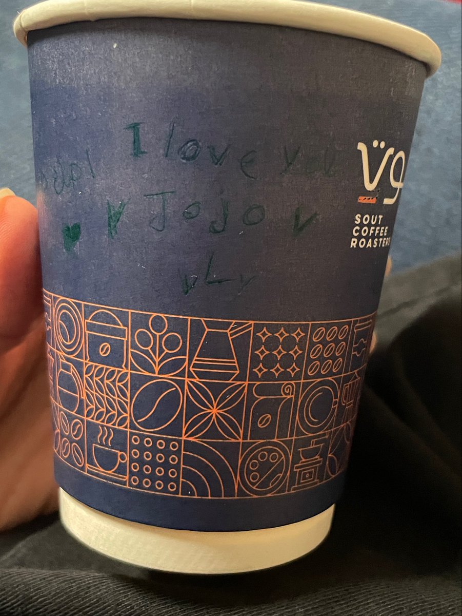 blujeailv's tweet photo. “I love you Jojo “
😕 https://t.co/M3EMARJLUw