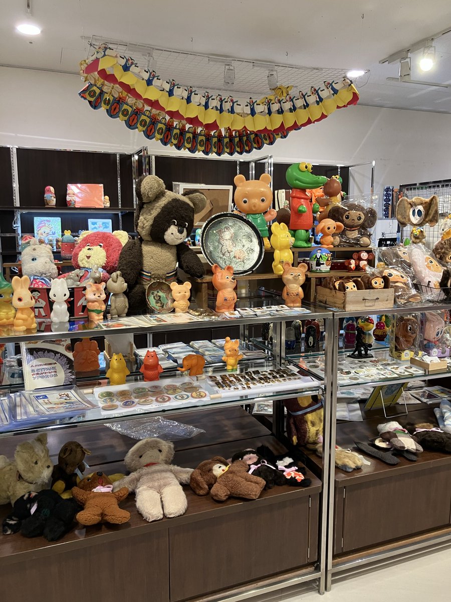 johnnyjumpuptwt's tweet photo. 設営完了！

明日9/9(水)より阪急うめだ本店で素晴らしき時代マーケット がスタートです
2年ぶりの大阪！お近くの皆様ぜひご来場くださいませ

店主は13日(日)のお昼頃に大阪にやってきます
店主に会いたい方は13・14にお越しください

#ビンテージ
#マトリョーシカ
#チェブラーシカ
#こぐまのミーシャ https://t.co/MMPiVE4JqV