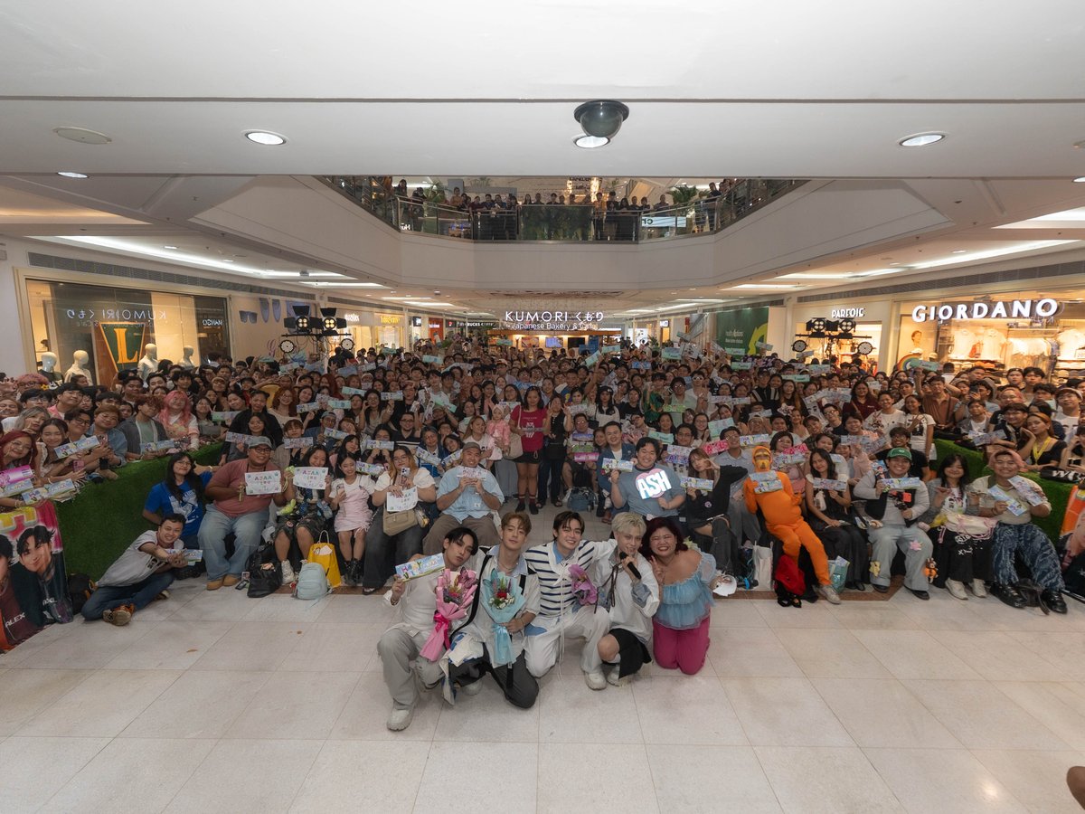 AJAAofc's tweet photo. hanies, maraming salamat uli sa mga pumunta 🥹 grabe kayo sumuporta at kitang-kita namin ang pagmamahal niyo. happy 3rd anniversary sa atin. °‧🫧⋆.ೃ࿔*:･

Special thanks to @AranetaCity as our venue partner.

#AJAA
#HANYVILL3
#AJAA_3rdAnniversary https://t.co/3vLQ0yOxeR