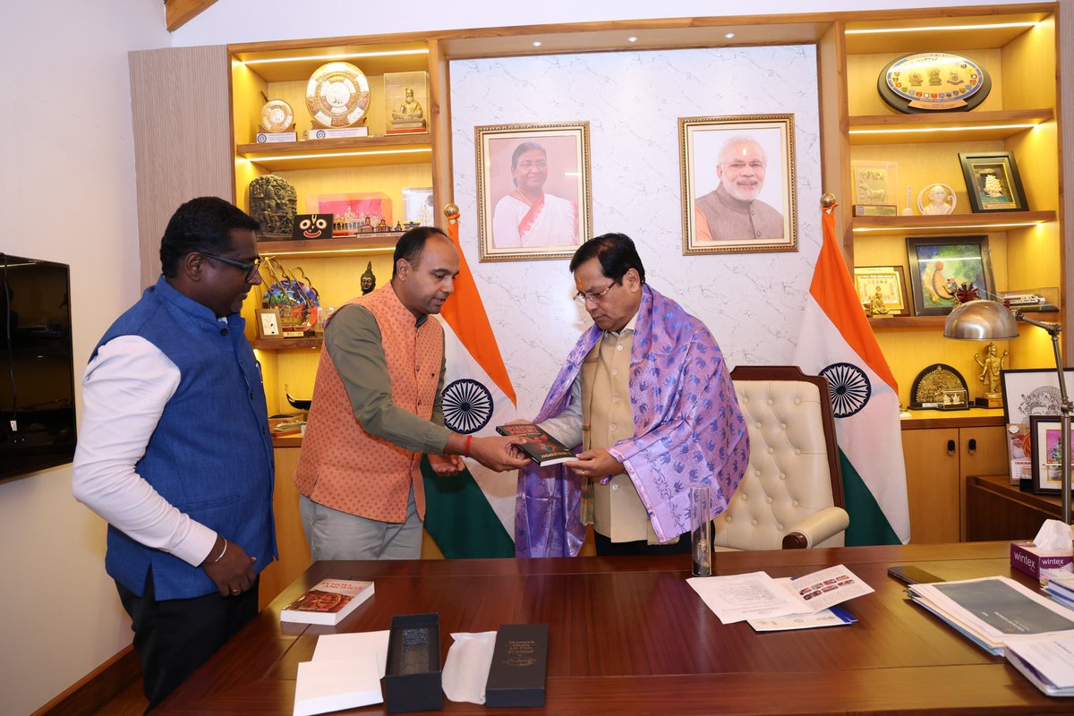 jaggu916's tweet photo. Had a productive and fruitful meeting with Hon’ble Union Minister for Ports, Shipping & Waterways, Shri @sarbanandsonwal Ji, at his official residence in New Delhi.

It was a privilege to brief him about the journey and work of @theverandahclub , and our efforts to create meaningful platforms for conversations around Bharat’s civilisational heritage, culture, literature and ideas.

We had the honour of inviting him to grace the 5th edition of the #WesternGhatsLitFest @GhatsLitFest as Chief Guest and also launch the Arthashastra platform by The Verandah Club, to be held in Coimbatore on 24th & 25th October 2026.

Prof J Jeganaathan @chamujegan our Honorary Director, at The Verandah Club for Strategic Affairs felicitated the Honorable Minister and appraised on the need for Arthashastra policy forum and the objectives.

I also had the pleasure of presenting him with two books — my techno-thriller, “Operation Phoenix: Bharat Protocol,” and “Echoes of Ancient” by Author @authormanoshi Ji  — representing, in their own ways, stories and ideas rooted in Bharat.

A particularly special moment was presenting him with the Verandah Club  memento - The Jagadamba Sword (replica of one of the swords used by Shivaji Maharaj , beautifully crafted by @AgamiStores) — a symbol that carries within it the memory of courage, valour and our civilisational legacy.

Grateful to Shri Sarbananda Sonowal Ji for his guidance, warmth, time and encouraging words. His articulation on Ram Rajya, upholding Raj Dharma and how Shri @narendramodi Ji delivers governance for all citizens and the strides Bharat has made under his able leadership was something we will cherish for a long time and be inspired about. Such interactions strengthen our resolve at The Verandah Club to continue building platforms that celebrate Bharat, tell her stories and carry her civilisational voice forward.

Bharat’s stories deserve to be told. Bharat’s ideas deserve to travel.