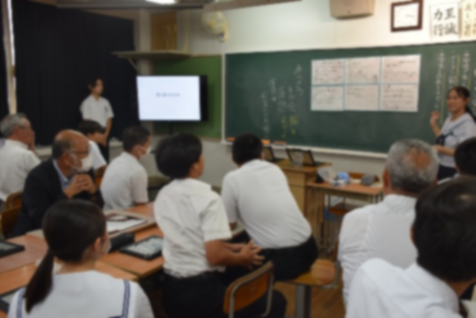 sabajhschool's tweet photo. 9月3日（木）、学校運営協議会の委員の皆様と3年生が熟議を行いました。「学習」「生活」「健康・体育」「地域貢献」の4つの部会に分かれ、学校の課題を共有し、よりよい学校づくりに向けて、課題解決のためのアイデアを出し合いました。 https://t.co/qPI9EF1QD6