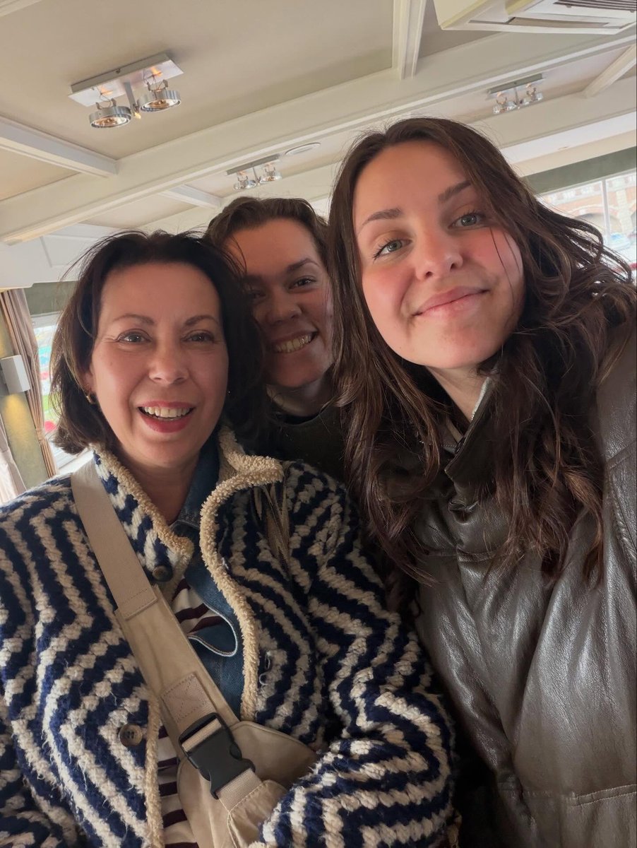 wesley_1533's tweet photo. Fam Zonneveld weekend in Antwerpen met @tesselzonneveld https://t.co/rbc9hUNiGu
