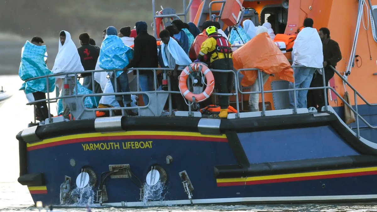BasilTheGreat's tweet photo. 🚨BREAKING: The RNLI lifeboats carrying illegal migrants were DENIED ENTRY to both Southampton Docks and Portsmouth's main harbour which led to them being dropped in Eastney instead

The RNLI were told to take them elsewhere over the radio and would face PROSECUTION if they did not comply

The RNLI are evil
Those in charge will be in prison one day