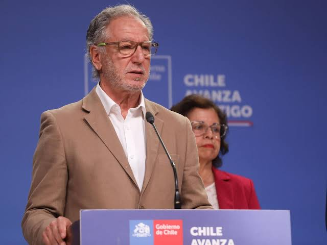 adnradiochile's tweet photo. 🎙️ EN VIVO | Exministro de Economía en #ADNHoy y déficit fiscal: "El gobierno asumió diciendo que tenía un plan perfecto. Bueno, el plan no existía. Las cifras que habían comprometido no se cumplieron"

🎥 https://t.co/sfdFOcVQH6
📲 https://t.co/XWzlRBYB1u https://t.co/oELRf6n0EM